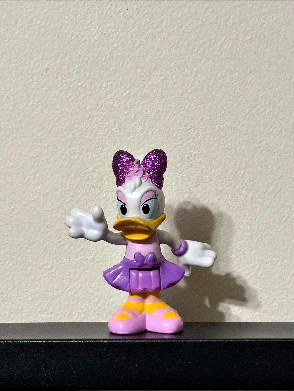 Disney Daisy Duck figurine Purple & White